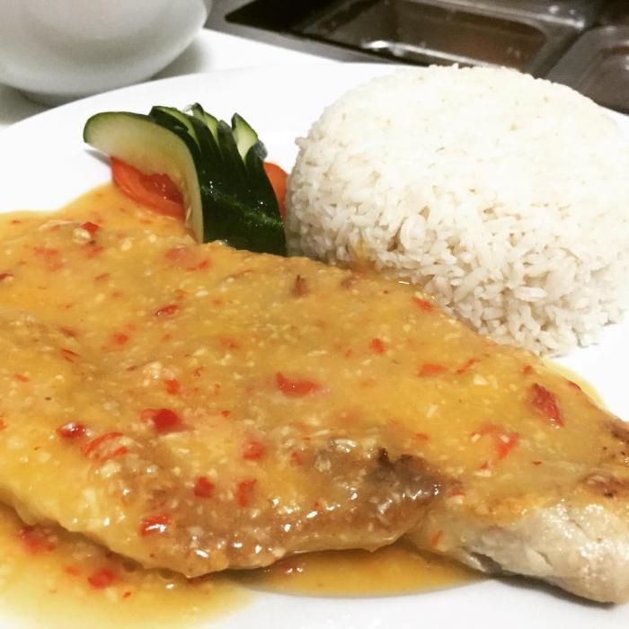 Lunes Filete al ajillo