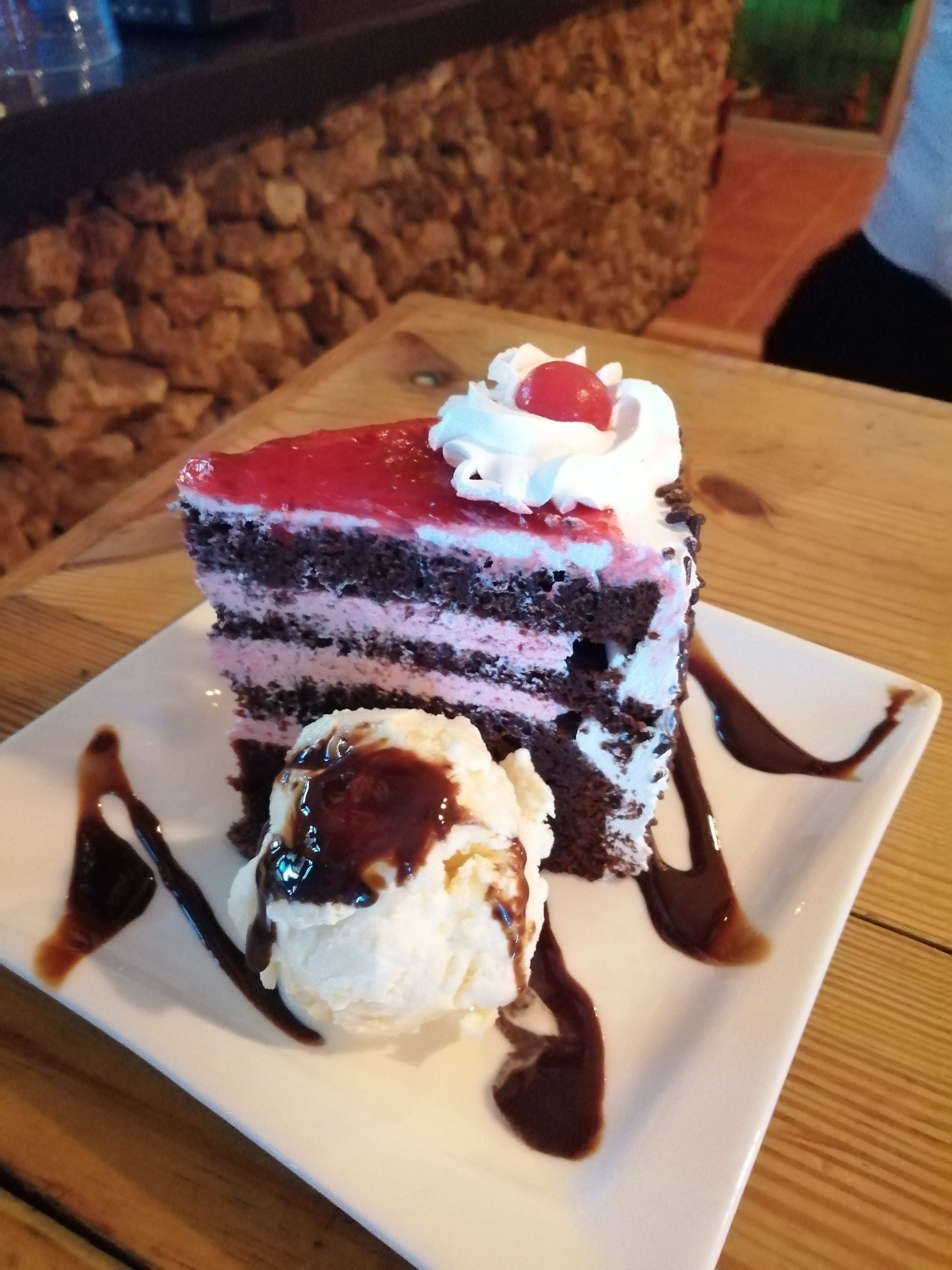 Dulce de chocolate con helado 