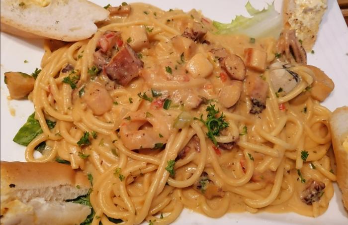 Spagueti con mariscos 