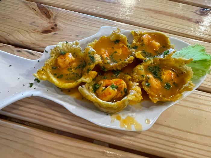 Patacones rellenos de camaron 