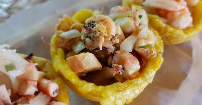 Patacones rellenos de ceviche 