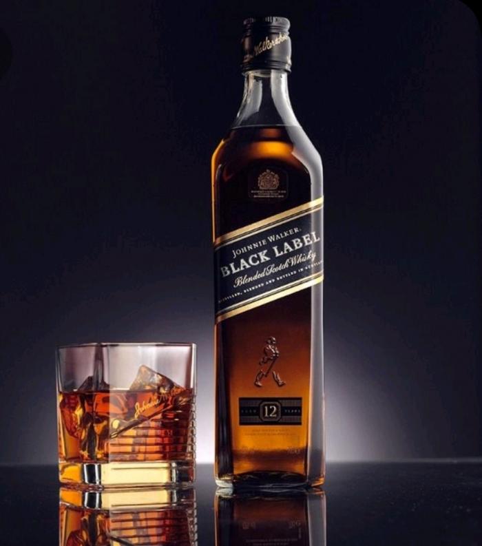 Trago de Johnnie Walker Black Label 